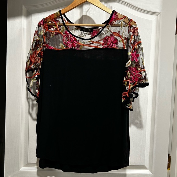 Lot of four  Women’s summer/spring tops - all size large. - Picture 8 of 16
